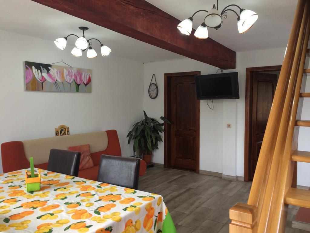 Cabana 7 Brazi Poiana Mărului Buitenkant foto